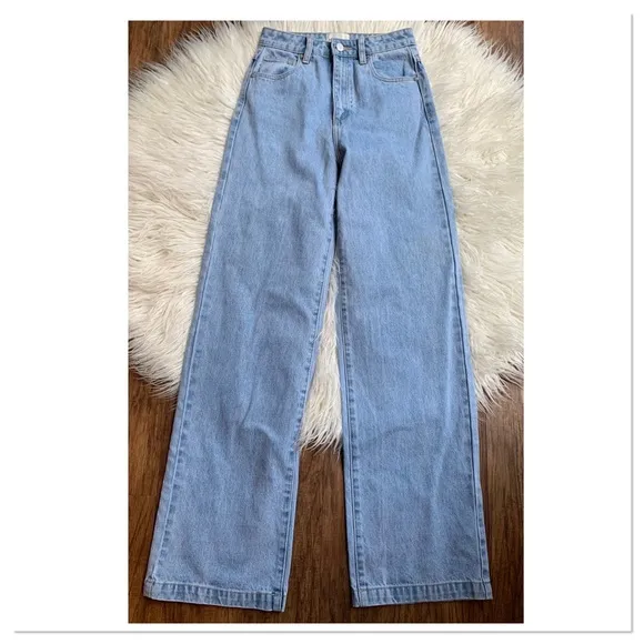 Abrand Jeans A’ 94 High & Wide Walk Away Light Wash High Waisted Size 24
