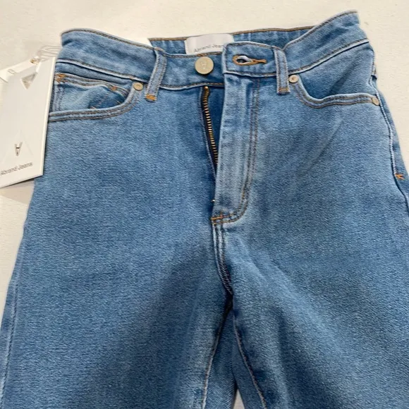 Abrand Jeans- High Skinny Jeans- size 6/24
          
      NWT