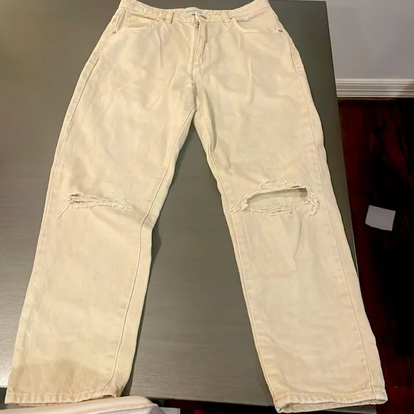 Tilly’s Abrand Jeans womens size 29, never worn but washed once