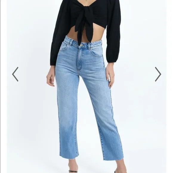 ABRAND - A VENICE STRAIGHT JEAN IN ALICIA
          
      NWT