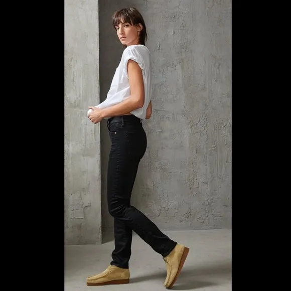 NWT - AE77 Premium Denim - 1 Year Black Wash Skinny Jeans - All Genders
          
      NWT