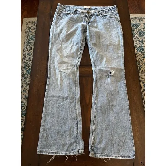 Aeropostale Light Wash Haily Flare Distressed Jeans 7/8 Regular