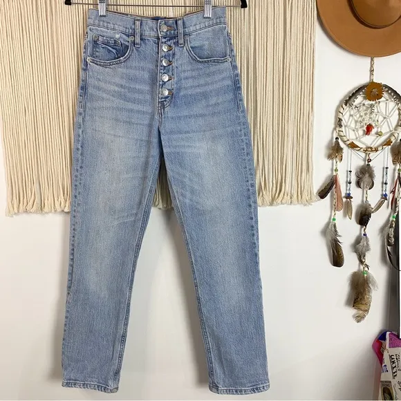 Aeropostale 90s Super High Rise Straight Lightly Distressed Jeans Size 4