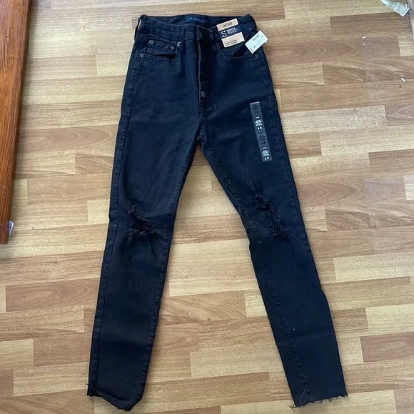 Nwt Aeropostale black ripped skinny curvy jeggings
          
      NWT