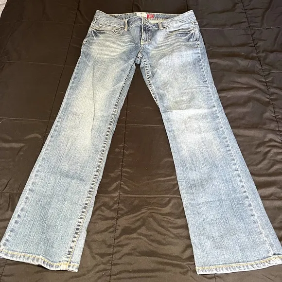 Aeropostale Chelsea skinny boot cut jeans size 11/12 short