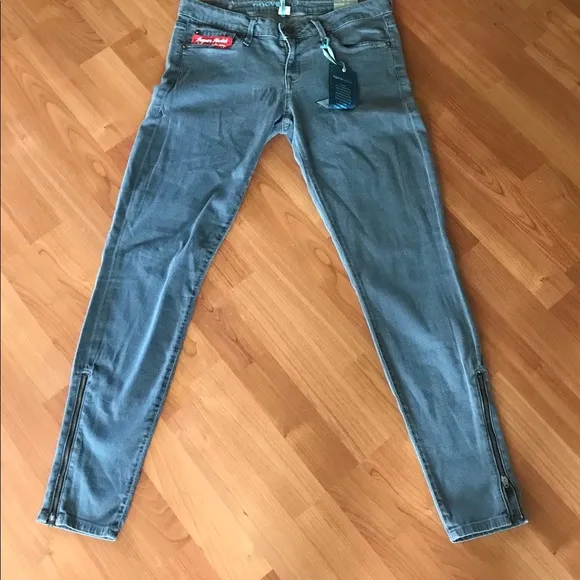 Agave Nector grey side zip skinny jeans
          
      NWT