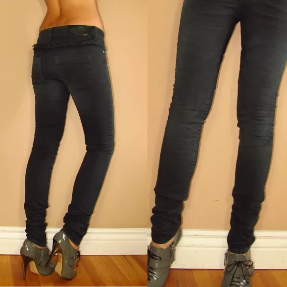 🆕 Alexander McQueen Black Mid Rise Skinny Jeans
          
      NWT
