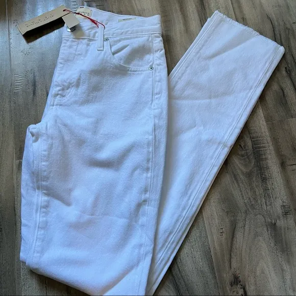 Alice + Olivia white jeans tall
          
      NWT