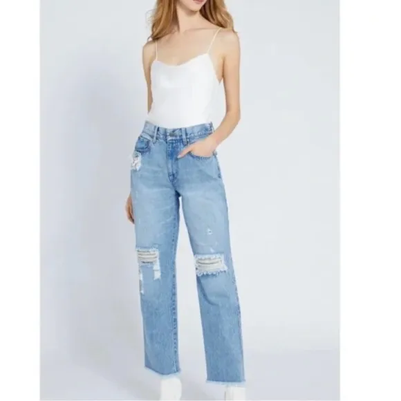 Alice + Olivia Amazing High Rise Distressed Raw Hem Boyfriend Jeans Size 29
          
      NWT