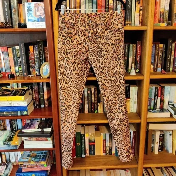ALICE + Olivia leopard print skinny jeans size 4 euc