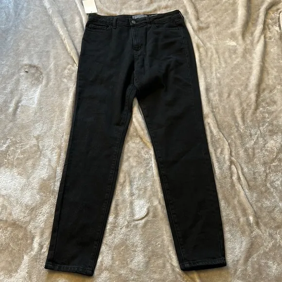 NWT black American apparel pencil jeans
          
      NWT