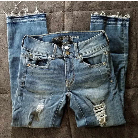 American Eagle Cropped Capri Jeans