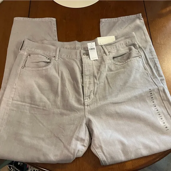 AE Highrise Girlfriend Jeans Long New!
          
      NWT