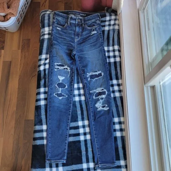 EUC, American Eagle Ne(x)t Level Stretch Patched Distressed Jeans
