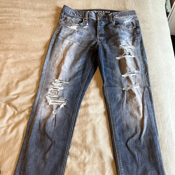 American eagle tomgirl jeans
