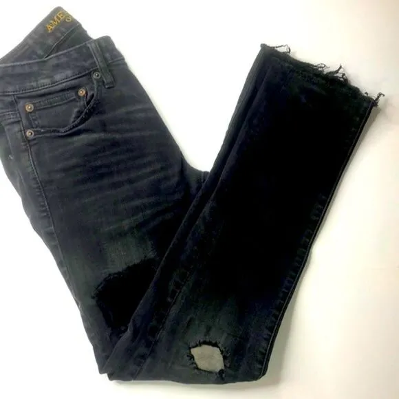 AMERICAN EAGLE OUTFITTERS Extreme Flex Skinny Black Denim Distressed Jean 28x32
