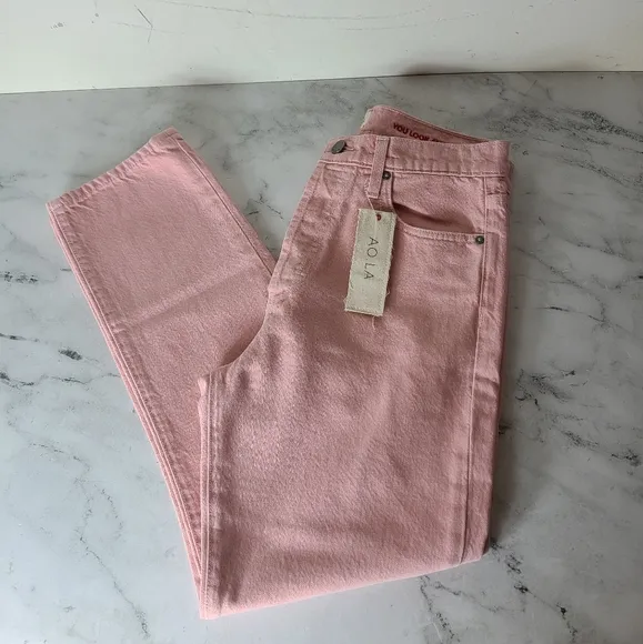 AO. LA Highrise Straight Leg Pink Jeans 29 NWT
          
      NWT