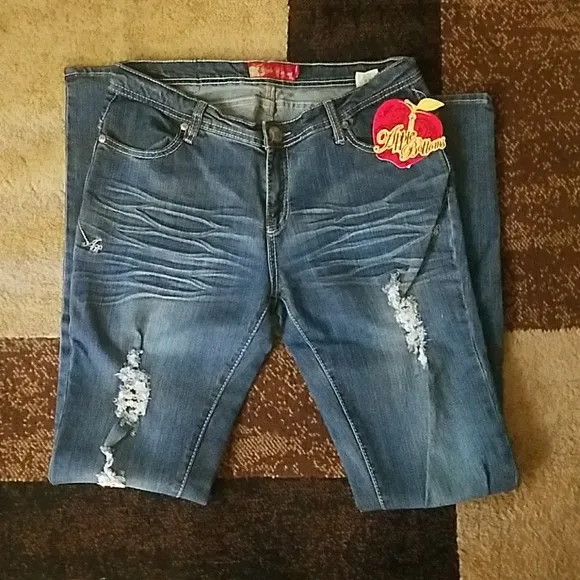 APPLE BOTTOMS JEAN'S
          
      NWT