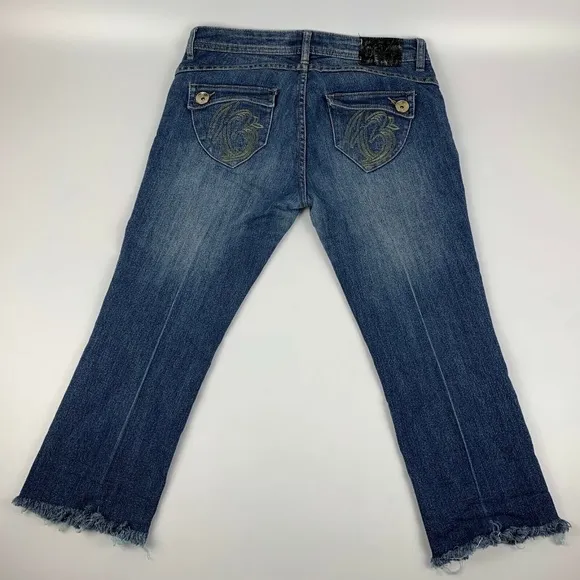 Apple Bottom Jeans Capri Size 9/10 Distressed