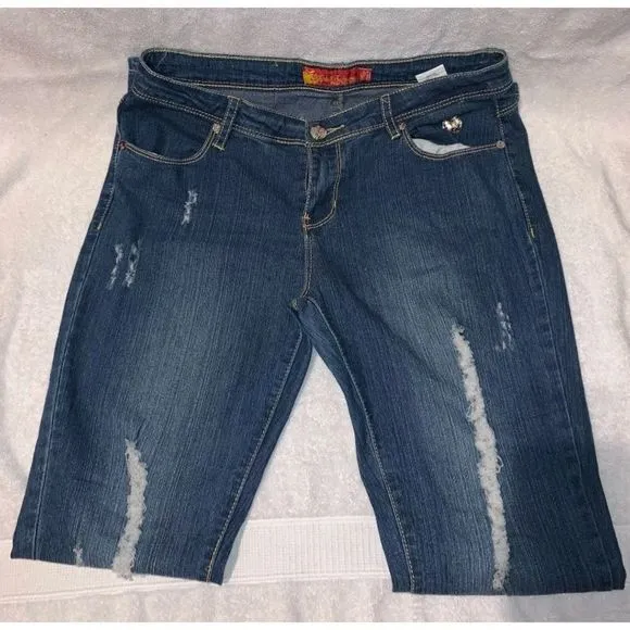 Apple Bottom Jeans Size 9/10 Medium Wash Embroidered Chain Pockets