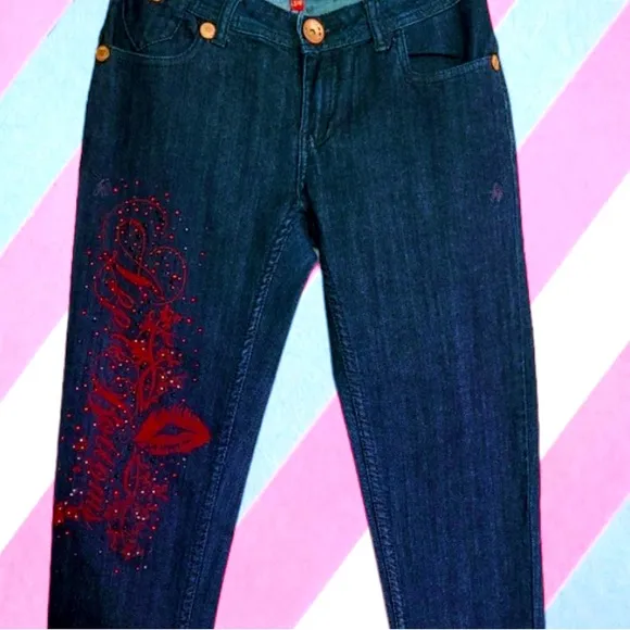 RARE Apple Bottoms Kiss Rhinestone Logo Denim Skinny Jeans