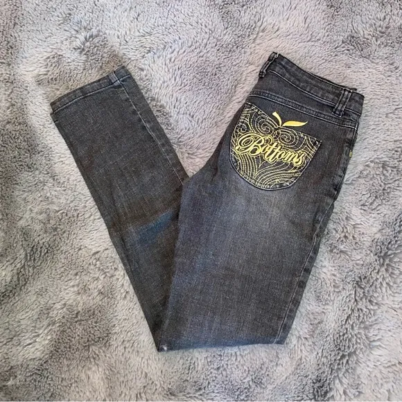 APPLE BOTTOMS Y2K EMBROIDERED BLACK SKINNY JEANS // SIZE XS 🍎