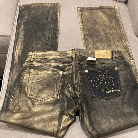 Nwt vintage authentic Apple Bottom  jeans w/ gold overlay 98% cotton, 2% spandex
          
      NWT