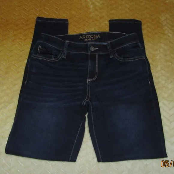 Women's/Junior's Size 5 Stretch Skinny Jeans by Arizona Jean Co. EUC