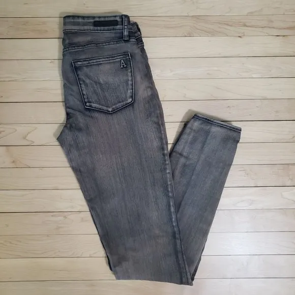 Articles of Society Women's LOW RISE SKINNY Toffee Acid Washed Black Jeans 27