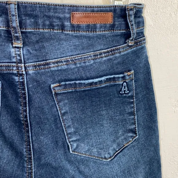 Articles of Society Med Wash Size 24 Skinny Jeans