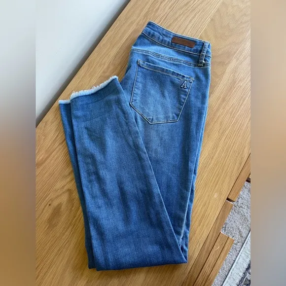 Articles of Society Frayed Hem Skinny Jeans 27