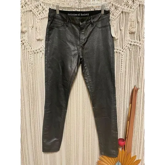 🆕 NWT Articles of Society Sarah Skinny Jeans
          
      NWT