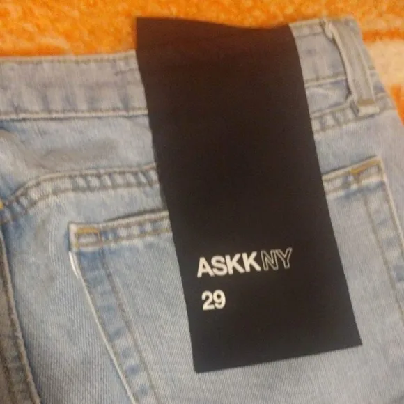 Askkny jeans
          
      NWT