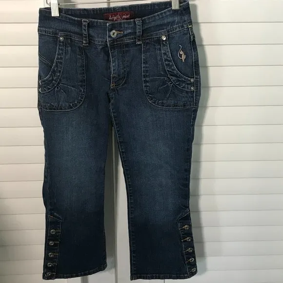 Baby Phat cropped medium wash jeans w.buttons, 3
