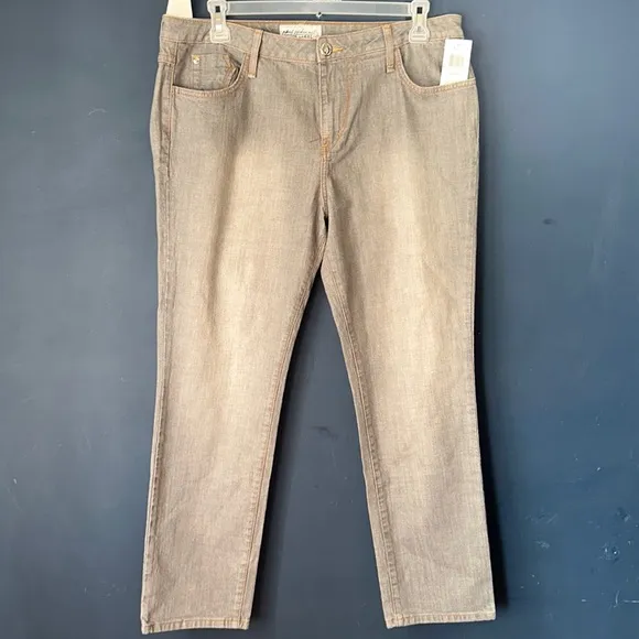 Phat fashions womens 18 gray skinny denim jeans new with tags
          
      NWT