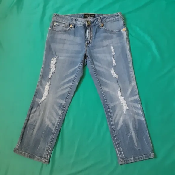 *  BABY PHAT  CROPPED DISTRESSED JEANS, SIZE 7
          
      NWT