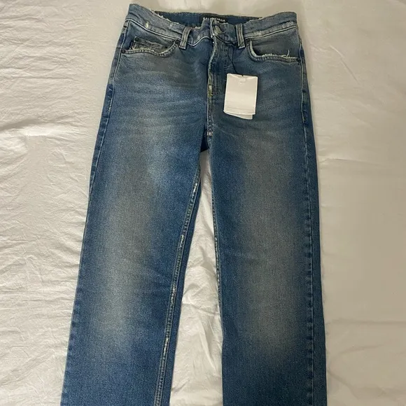 BALENCIAGA MEDIUM WASH SKINNY JEANS SIZE 29
          
      NWT