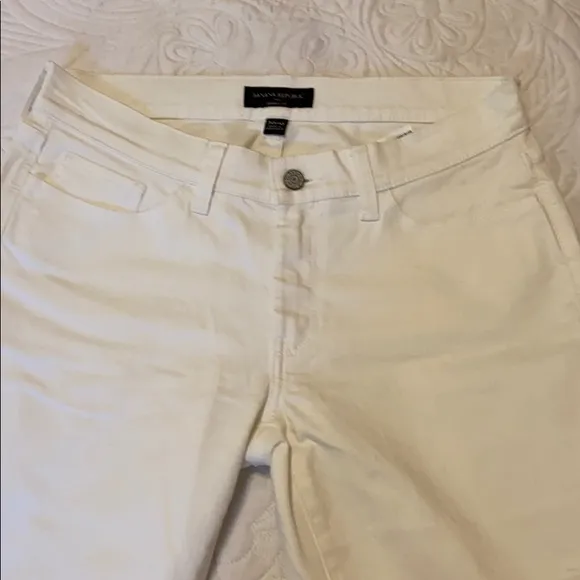 Banana republic white denim cropped pants. Size 10
