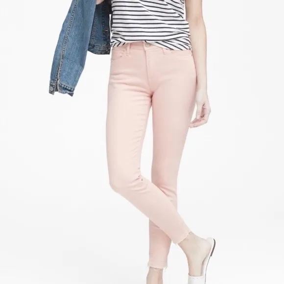Banana Republic. NWT mid rise pink premium denim.  SZ 31
          
      NWT
