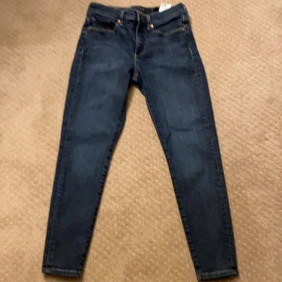 Banana Republic jeans. Size 26P. Excellent condition. Mid rise skinny.