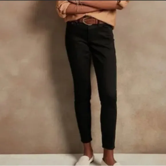 NWT Banana Republic Mid-Rise Skinny Black Fade Resistant Ankle Jeans - Size 16
          
      NWT