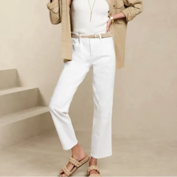 NWT! Banana Republic Pure White Slouch Jean - Multiple Sizes
          
      NWT