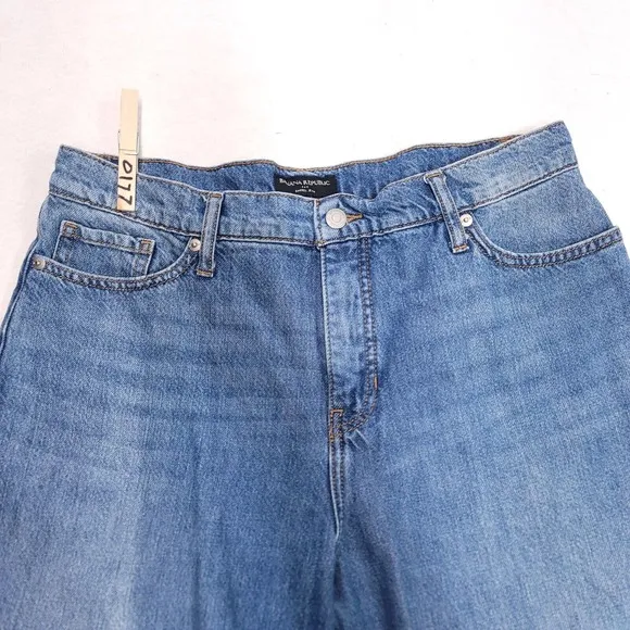 Banana Republic Casual Medium Wash Button Denim Jeans Womens Size 30/10 Blue