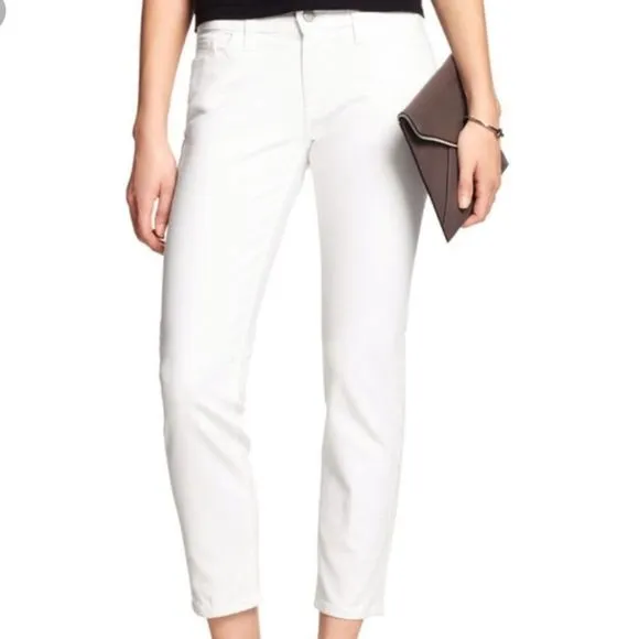 🎉🔥MOVING SALE🔥🎉 Banana Republic White Cropped Jeans Size 30/10
