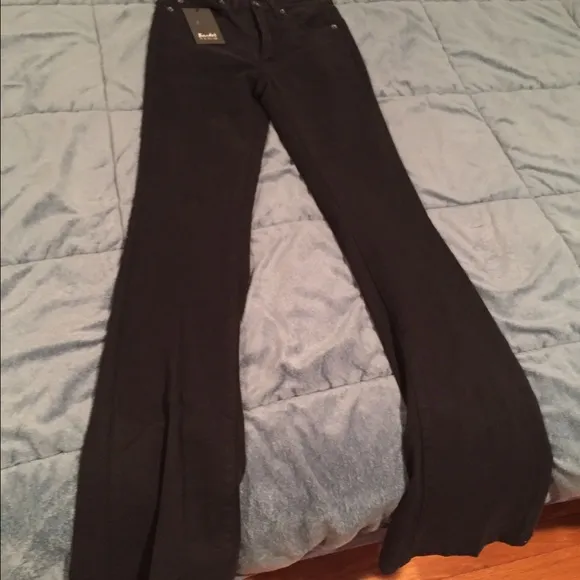 Bardot high rise jeans
          
      NWT