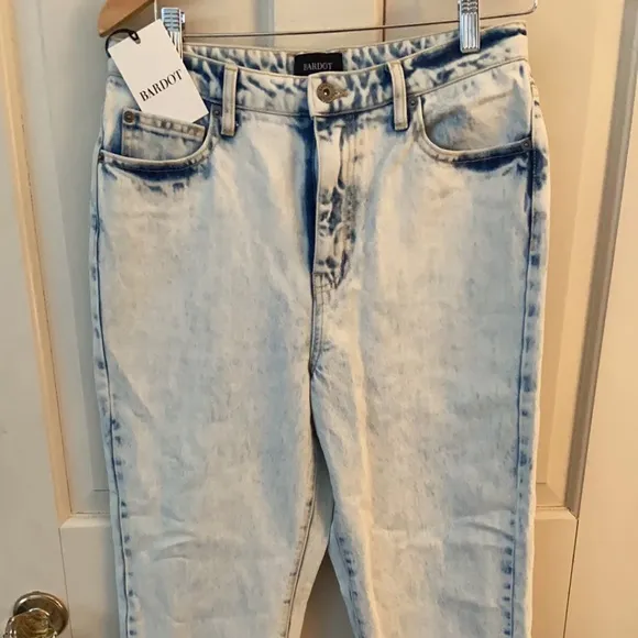 NWT Bardot High-rise, Skinny, Bleach Wash Jeans
          
      NWT