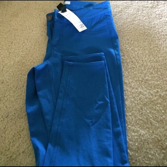 Blue straight jeans 👖
          
      NWT
