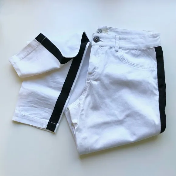BB Dakota mid-rise white skinny w/ black stripe