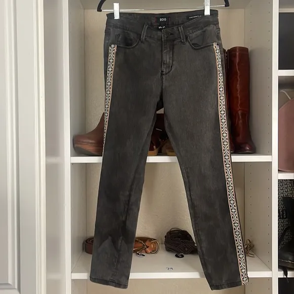 38. BDG mid rise cigarette ankle jeans in size 30