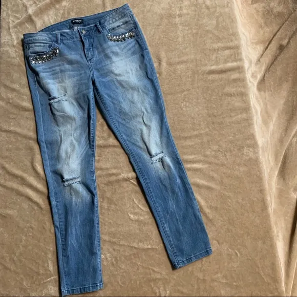Bebe • size 31 • blue skinny distressed denim with jewel embellishments